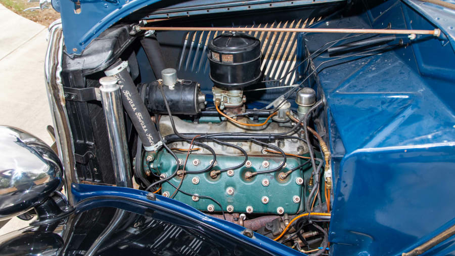900x506