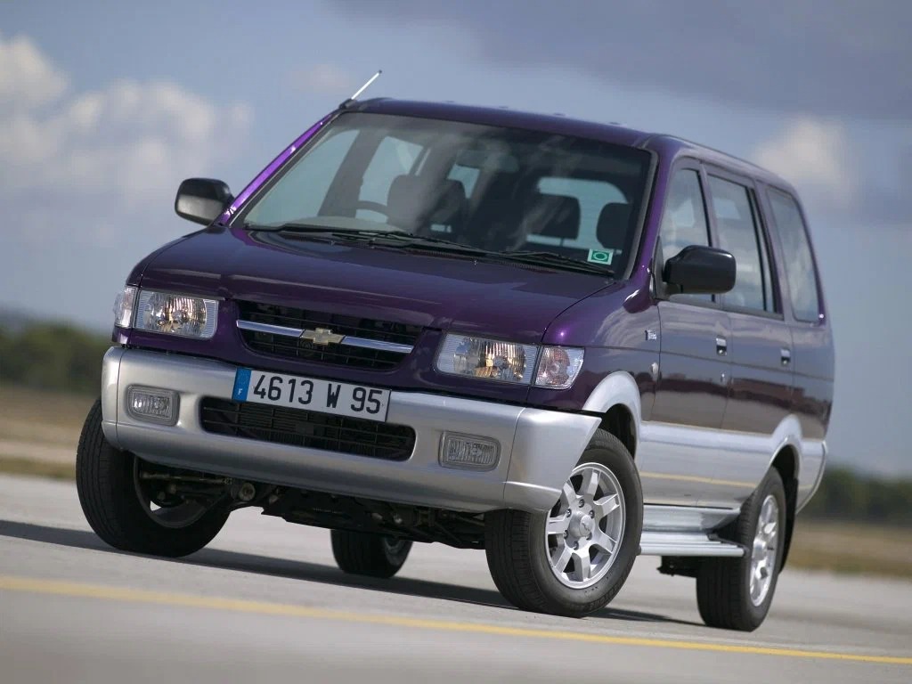 Chevrolet Tavera 2002 — 2017. Specifications, Photos & Prices | AUTO.AE