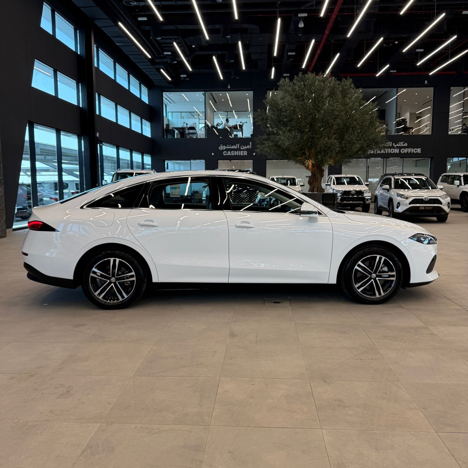 إم جي 8 Plug-in Hybrid 2026 — الصورة 4 من 9