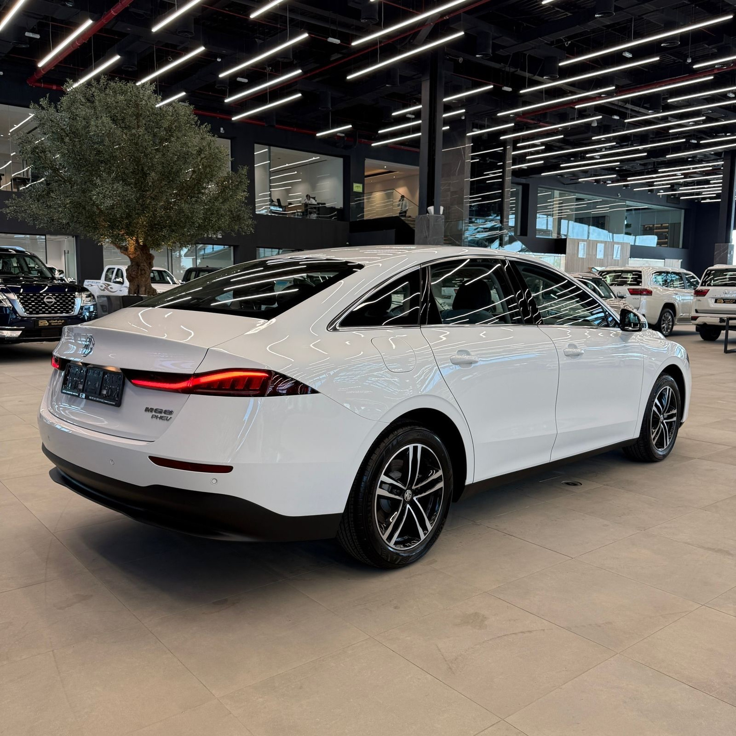 إم جي 8 Plug-in Hybrid 2026 — الصورة 5 من 9