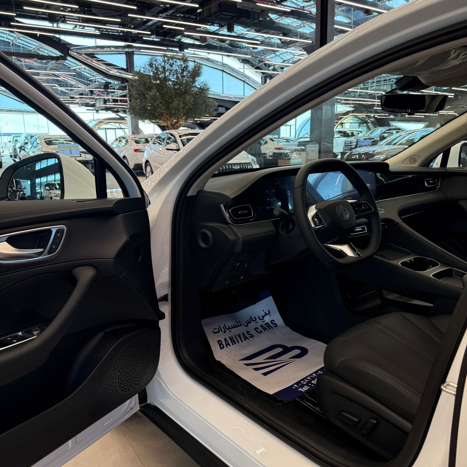 إم جي 8 Plug-in Hybrid 2026 — الصورة 7 من 9