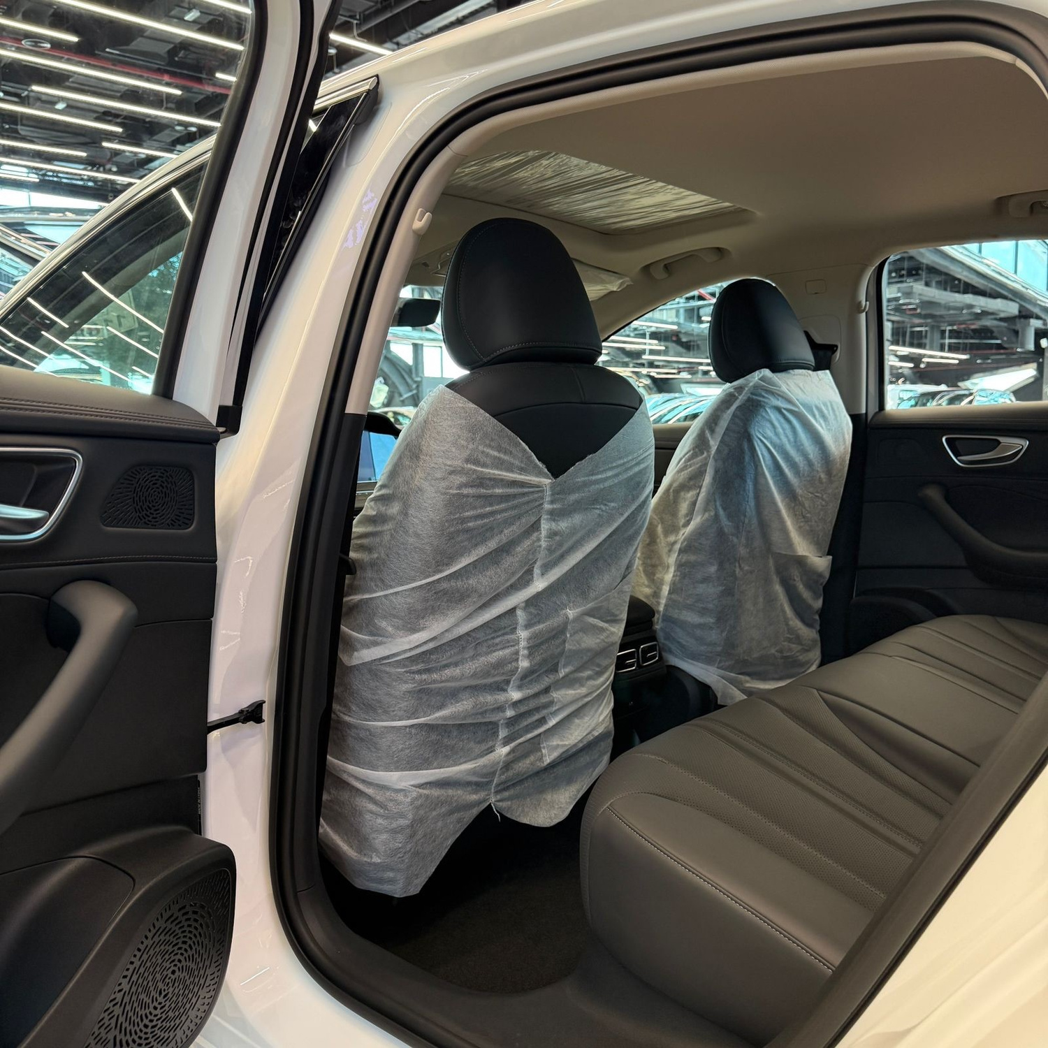إم جي 8 Plug-in Hybrid 2026 — الصورة 8 من 9