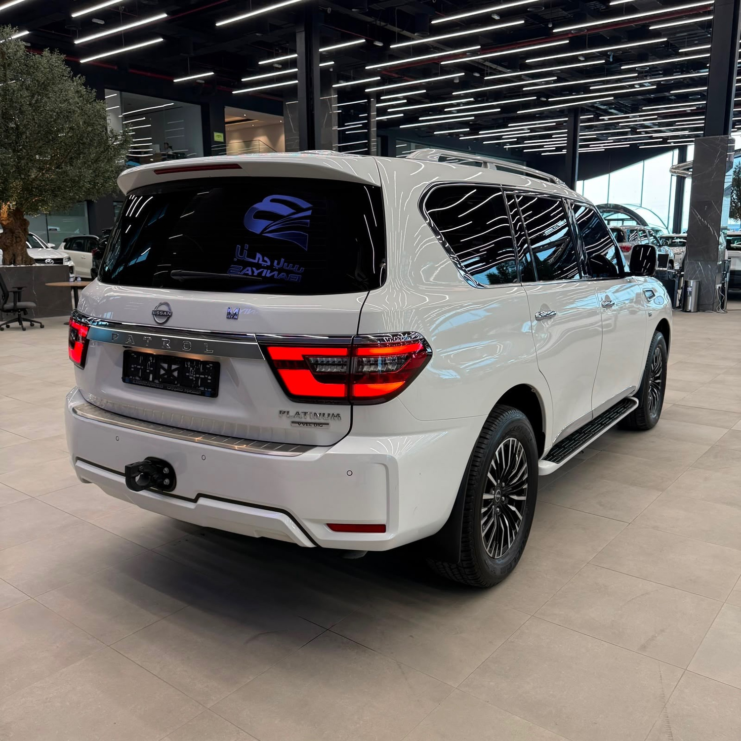 نيسان باترول LE Platinum City 2024 — الصورة 5 من 9