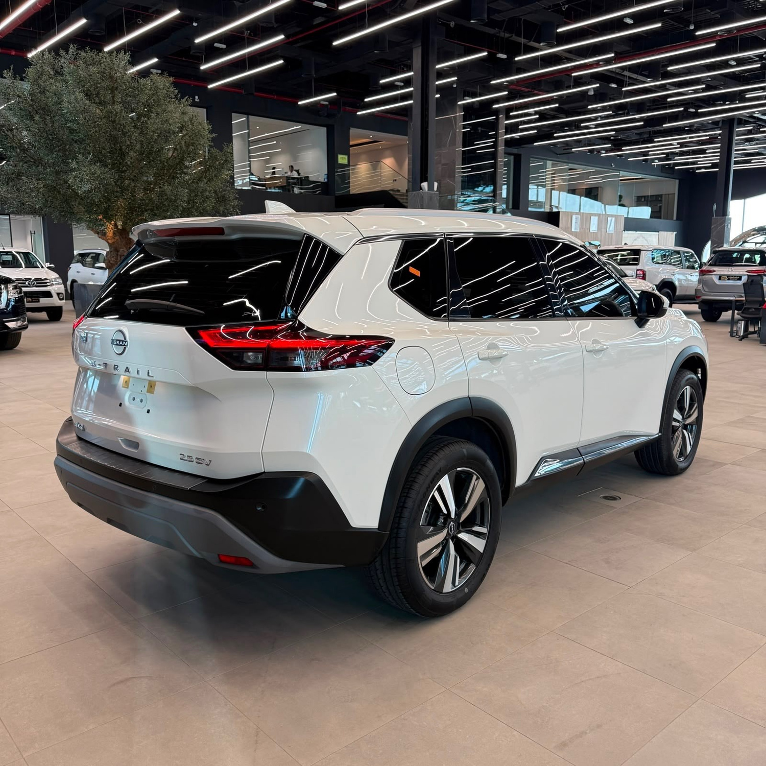 نيسان إكس تريل 2023 — الصورة 5 من 9