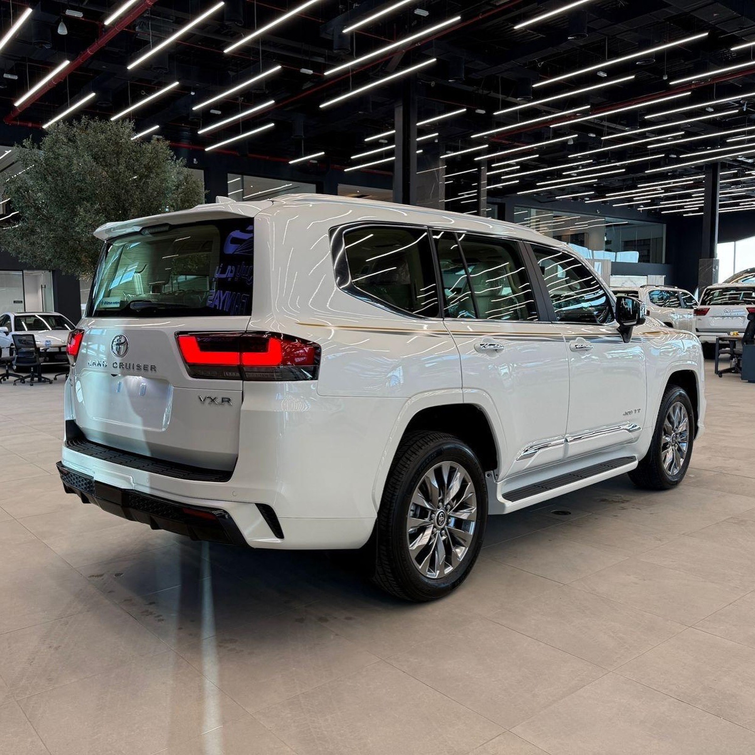 تويوتا لاند كروزر VXR (7 seats) 2026 — الصورة 4 من 8