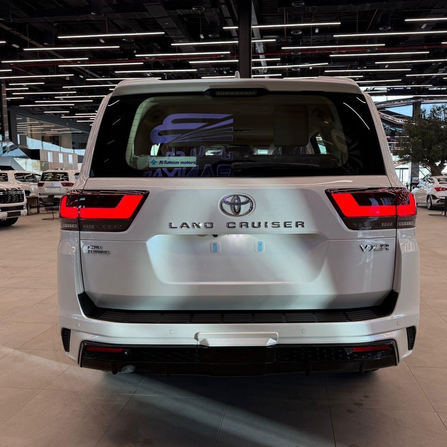 تويوتا لاند كروزر VXR (7 seats) 2026 — الصورة 5 من 8