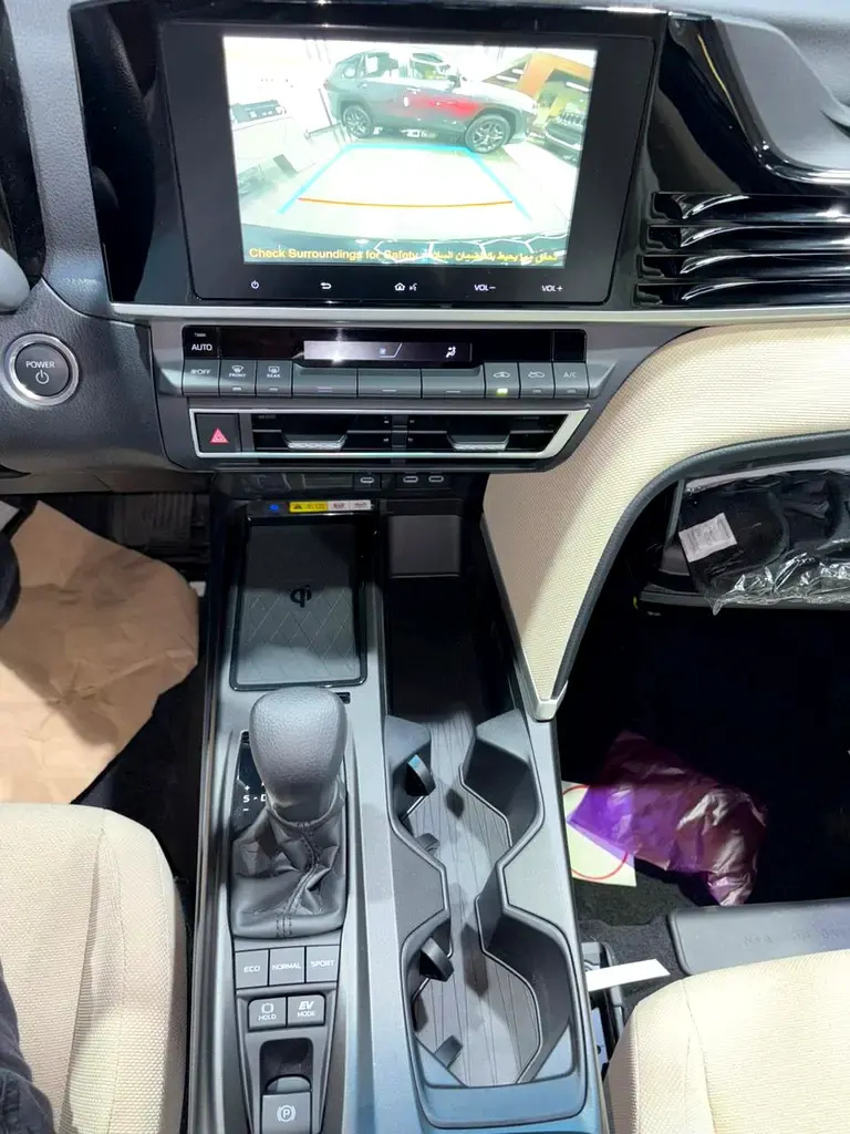 تويوتا كامري Hybrid 2026 — الصورة 6 من 14
