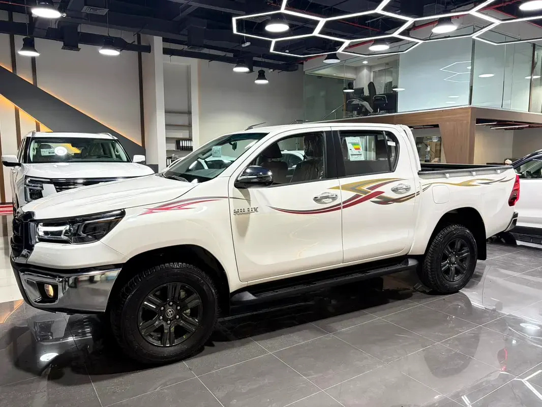 تويوتا هايلكس GLX double cab 2026