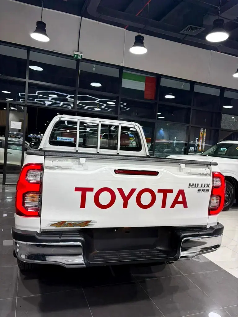تويوتا هايلكس GLX double cab 2026 — الصورة 4 من 20