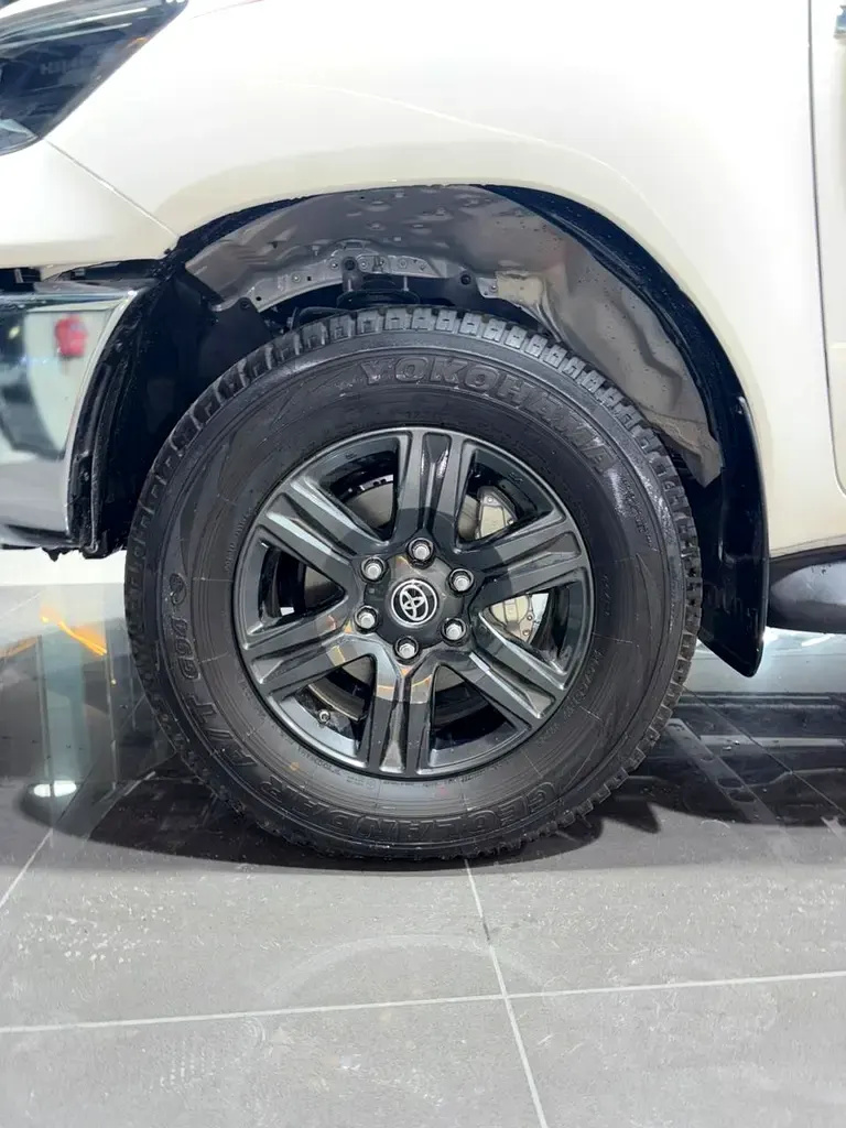 تويوتا هايلكس GLX double cab 2026 — الصورة 5 من 20