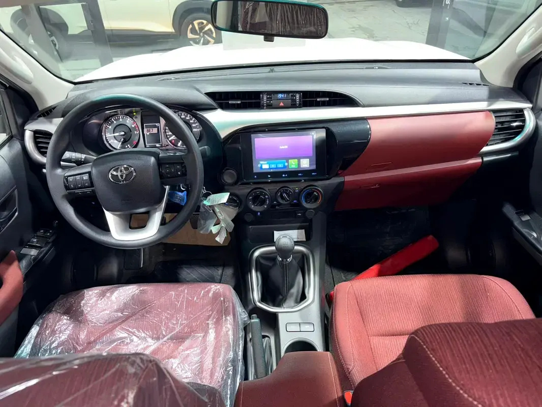 تويوتا هايلكس GLX double cab 2026 — الصورة 6 من 20