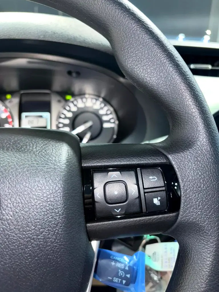 تويوتا هايلكس GLX double cab 2026 — الصورة 11 من 20