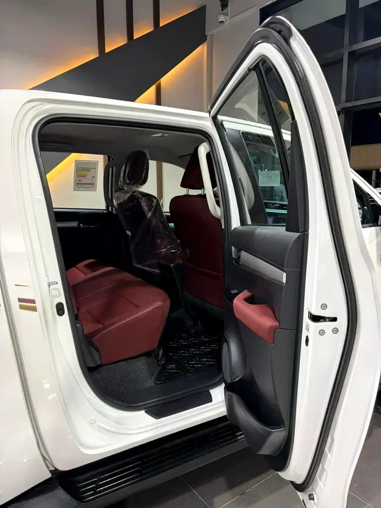 تويوتا هايلكس GLX double cab 2026 — الصورة 16 من 20