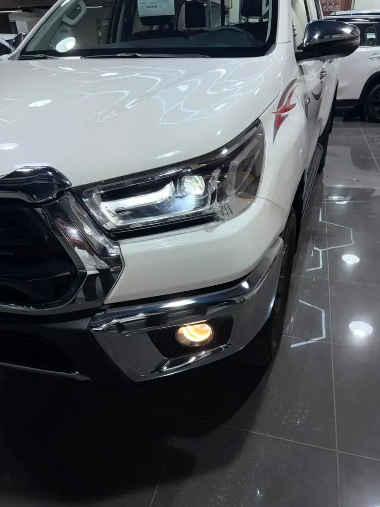 تويوتا هايلكس GLX double cab 2026 — الصورة 18 من 20