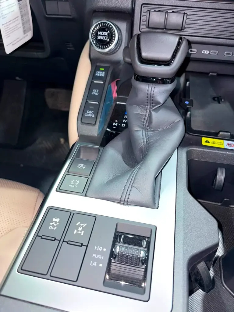 تويوتا لاند كروزر برادو TXL3 2026 — الصورة 14 من 20