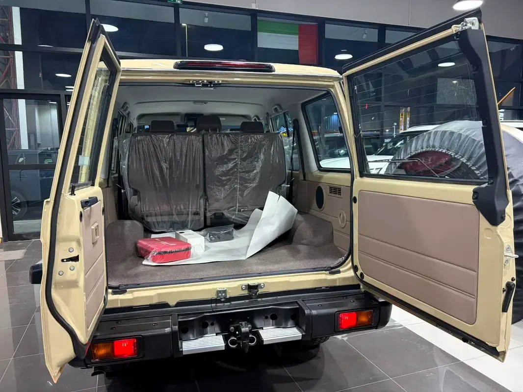 تويوتا لاند كروزر 70 LC76 2026 — الصورة 17 من 20