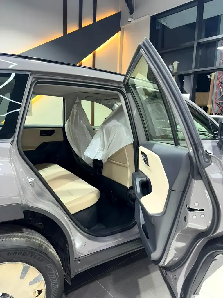 تويوتا راف فور XLE Hybrid 2026 — الصورة 15 من 20