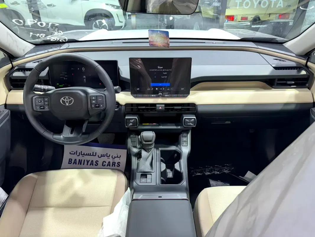 تويوتا راف فور XLE Hybrid 2026 — الصورة 6 من 20
