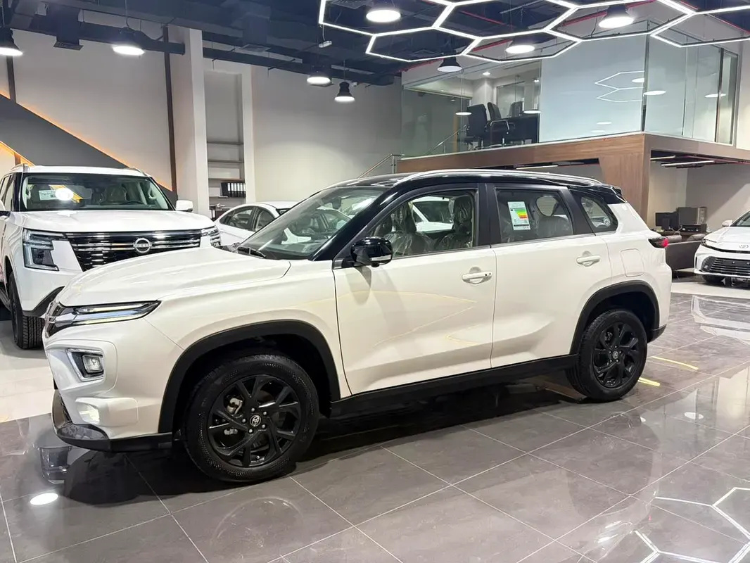Toyota Urban Cruiser 2026 — Photo 2 of 20